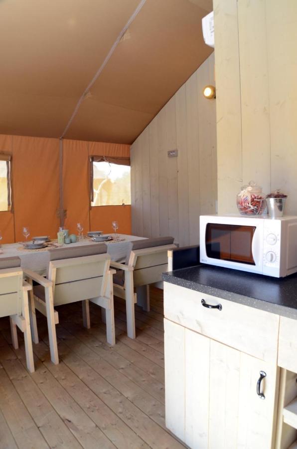 Grande Glamping With Pool Hotel บีโอกราดนาโมรู ภายนอก รูปภาพ