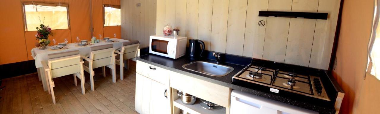Grande Glamping With Pool Hotel บีโอกราดนาโมรู ภายนอก รูปภาพ