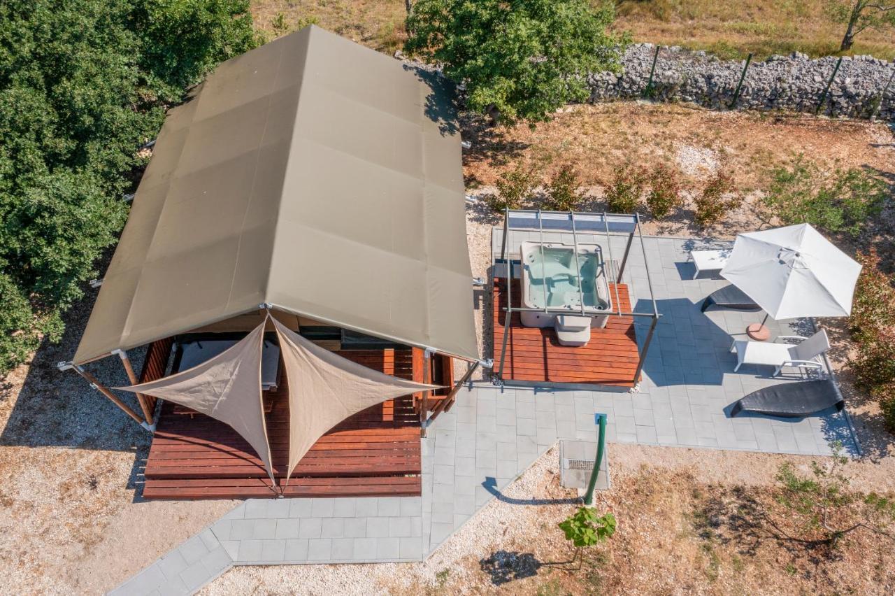 Grande Glamping With Pool Hotel บีโอกราดนาโมรู ภายนอก รูปภาพ
