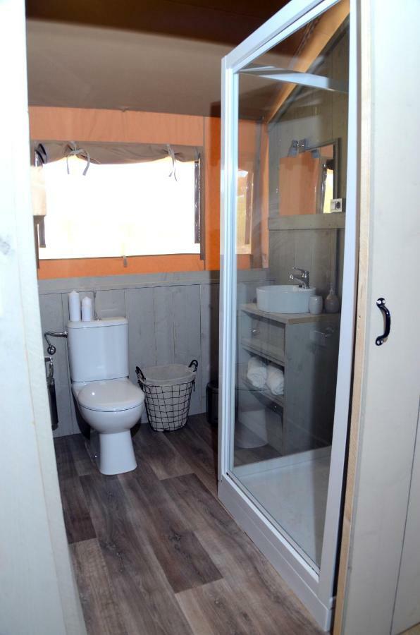 Grande Glamping With Pool Hotel บีโอกราดนาโมรู ภายนอก รูปภาพ