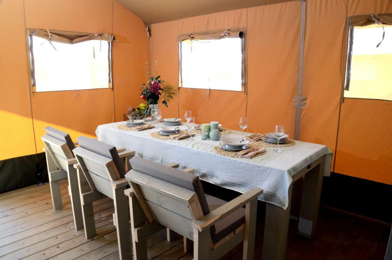 Grande Glamping With Pool Hotel บีโอกราดนาโมรู ภายนอก รูปภาพ